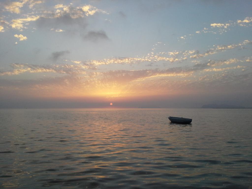 Bed and Breakfast Sunrise Stagnone - Kitesurf Spot Марсала Экстерьер фото
